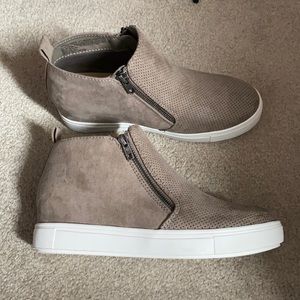 Platform sneakers